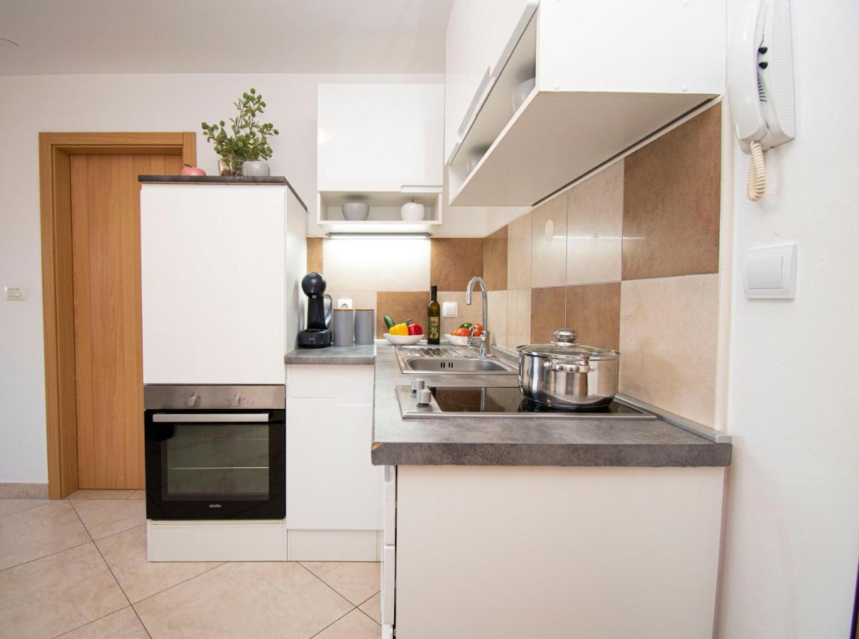 Apartment Sun プーラ エクステリア 写真